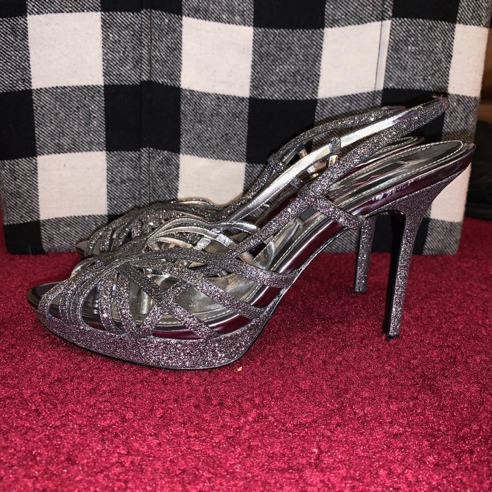 Heels - Picture 2 of 3